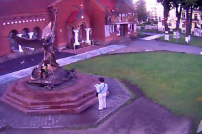 Escultura do Arcanjo Miguel. Webcam em Minsk online