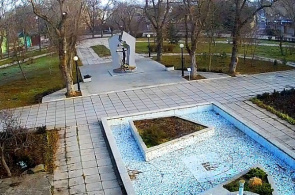 Museu dos Heróis de Chernobyl - "Star Wormwood". Vista do monumento e do parque