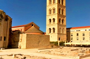 Vista do Fórum Romano e da Catedral de Santa Anastasia. Webcams Zadar online