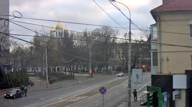Encruzilhada das ruas Sovetsky Prospekt e Tchaikovsky. Webcams Kaliningrado online