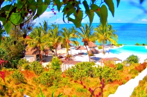 Vista da piscina do Zanbluu Beach Hotel. Webcams de Zanzibar