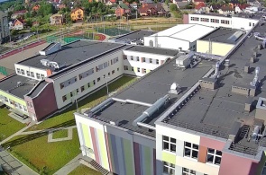 Construção de uma escola na rua. Alvorecer. Veja 3. Webcams de Kaliningrado