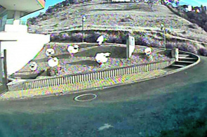 No posto de controle da vila. Webcams em Medellin online