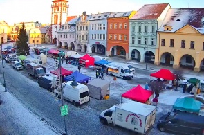 Praça 1º de Maio. Webcams de Khomutov on-line