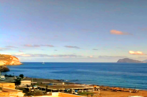 Vista da praia de Canneto, Panarea e Stromboli. Webcams ao vivo Lipari