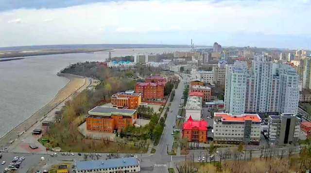Aterro de Khabarovsk on-line a partir de uma vista de pássaro