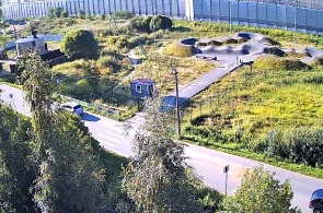 Pista de bomba na rua. Estrada de ferro. Webcams MGA