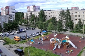 Parque infantil na rua Belova. Webcams Polyarnye Zori