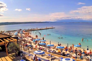 Vista da praia de Roka em Crikvenica. Webcams de Rijeka on-line