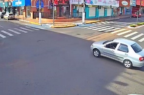 Cruzamento das ruas Tamoios e Aymores. Webcams de Tupã online