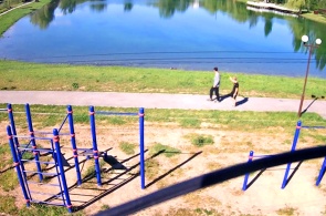 Lago da cidade. Ângulo 2. Webcams de Georgievsk online