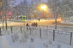 Cruzamento das ruas de Sovetskaya - Kirov. Webcams Medvezhyegorsk online