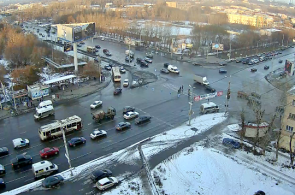Encruzilhada das avenidas Komsomolsky - Sverdlovsky. Webcam em Chelyabinsk online