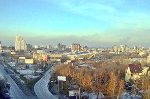 Encruzilhada da Labour Street e da Sverdlovsky Prospect. Webcam em Chelyabinsk online