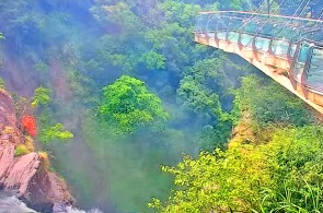 Ponte de vidro da cachoeira Xiaowulai (visão geral). Webcams Taoyuan